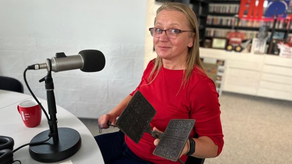 Puodelis arbatos su Vita Zykute apie rekordinę 508 keptuvių kolekciją, tapusią paroda!