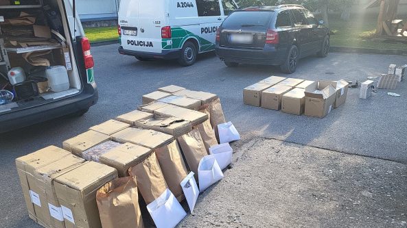 Druskininkuose pareigūnai sulaikė kontrabandą ir narkotikus – paimta daugiau nei 24 tūkst. pakelių rūkalų