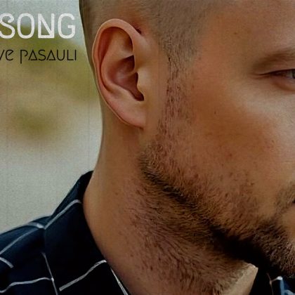 „10 Geriausių“ svečias – Sasha Song su daina „Aš žiūriu į tave, pasauli“!