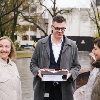 Lietuvos kultūros bendruomenės peticija perduota Vyriausybei – perskaityti visų pasirašiusių vardai Lietuvos kultūros bendruomenės peticija perduota Vyriausybei – perskaityti visų pasirašiusių vardai