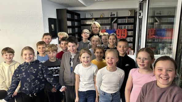 Šv. Benedikto gimnazijos 3B klasė laidoje „Vaikų pasaulis mūsų pasaulyje”