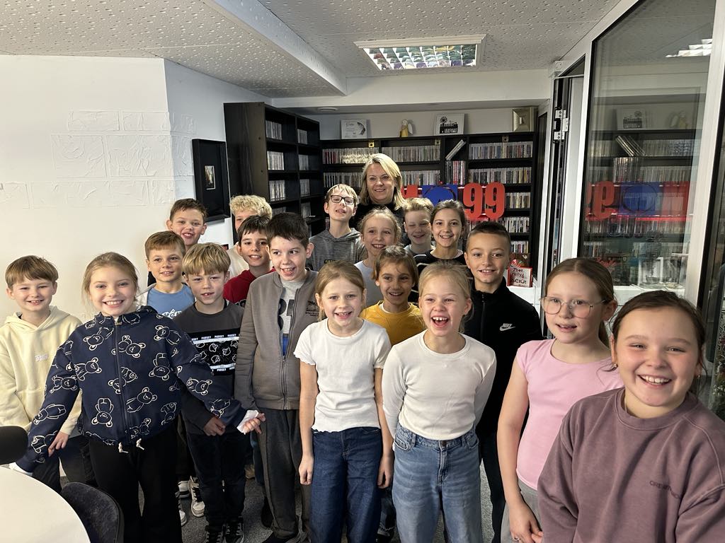 Šv. Benedikto gimnazijos 3B klasė laidoje „Vaikų pasaulis mūsų pasaulyje”