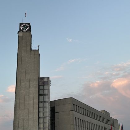 Už beveik milijoną eurų bus remontuojamas Alytaus miesto savivaldybės pastatas Už beveik milijoną eurų bus remontuojamas Alytaus miesto savivaldybės pastatas