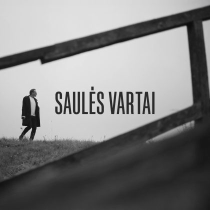 Marijonas Mikutavičius pristato naują vaizdo klipą: spalvų nedaug, bet prasmė stipri Marijonas Mikutavičius pristato naują vaizdo klipą: spalvų nedaug, bet prasmė stipri