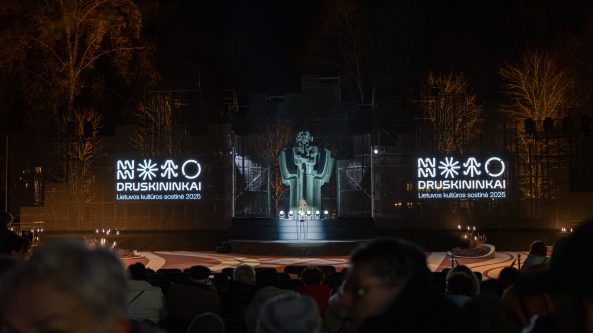 Druskininkai užvėrė Kultūros sostinės metus: prakalbęs Čiurlionio paminklas ir Lietuvą vienijusi muzika