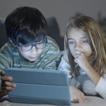 Europos Parlamentas: socialiniai tinklai ir DI asistentai vaikams – nuo 16 metų