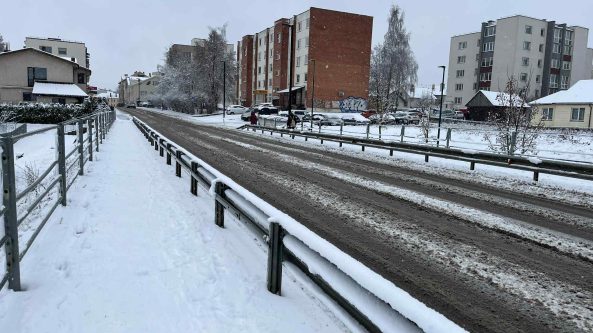 Sudėtingos žiemos sąlygos Pietų Lietuvoje: per parą – daugiau nei 20 eismo įvykių