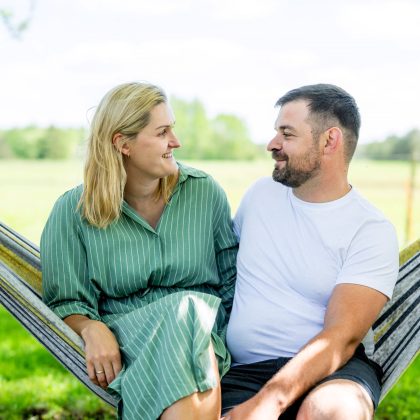 Vis daugiau žmonių svarsto apie vaikų globą ar įvaikinimą