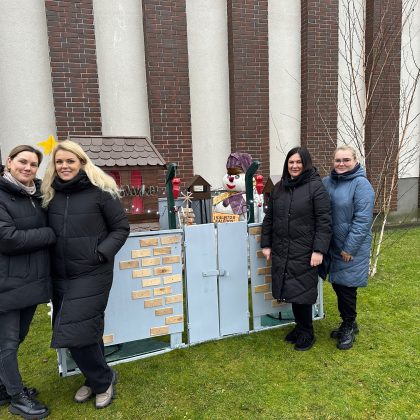 FM99 eglučių parke – Alytaus kalėjimo kūrybinio būrelio eglutė