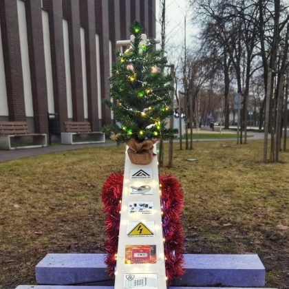 „Altronas“ kalėdinė dekoracija: vaikystės supynės