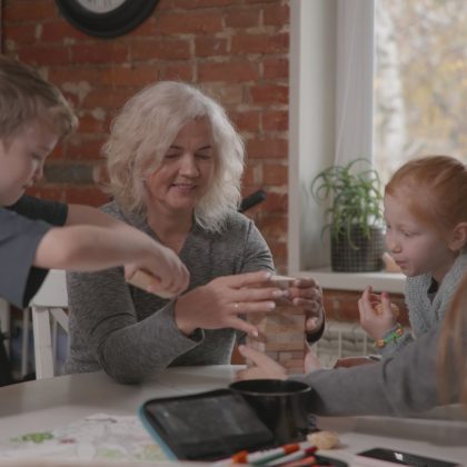 Budinčios globotojos Romos šeimoje laikinus namus surado 15 vaikų: visus svarbu mylėti kaip savus Budinčios globotojos Romos šeimoje laikinus namus surado 15 vaikų: visus svarbu mylėti kaip savus