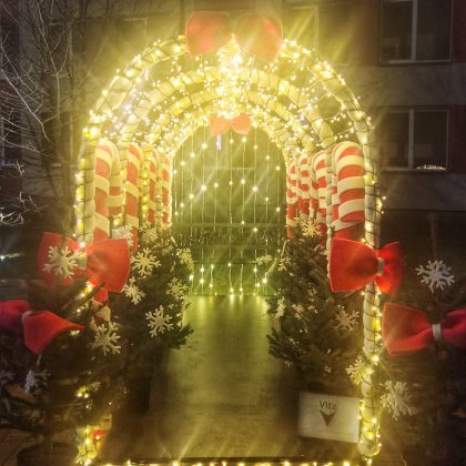 „Vita Baltic International“ Kalėdinė pasaka jau FM99 eglučių parke