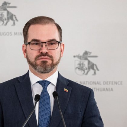 Krašto apsaugos ministras Lazdijuose atsiprašė dėl komunikacijos apie Kapčiamiesčio poligoną