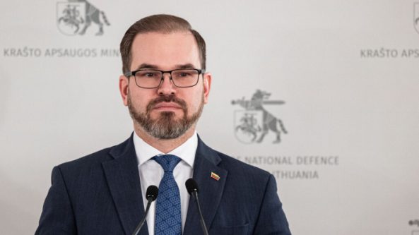 Krašto apsaugos ministras Lazdijuose atsiprašė dėl komunikacijos apie Kapčiamiesčio poligoną