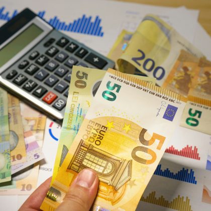 Po pasitraukimo iš antros pensijų pakopos milijardai eurų liko sąskaitose: ekspertai įspėja dėl infliacijos Po pasitraukimo iš antros pensijų pakopos milijardai eurų liko sąskaitose: ekspertai įspėja dėl infliacijos