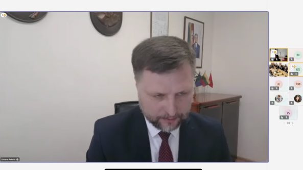 Alytaus savivaldybė: derybos dėl atleistos mokytojos nežlugo, profsąjunga iš situacijos kuria šou Alytaus savivaldybė: derybos dėl atleistos mokytojos nežlugo, profsąjunga iš situacijos kuria šou