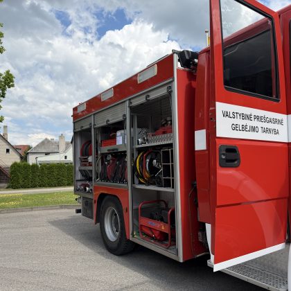 Alytaus ugniagesiai per savaitę skubėjo į 10 iškvietimų – gesino degantį namą, gelbėjo katiną Alytaus ugniagesiai per savaitę skubėjo į 10 iškvietimų – gesino degantį namą, gelbėjo katiną