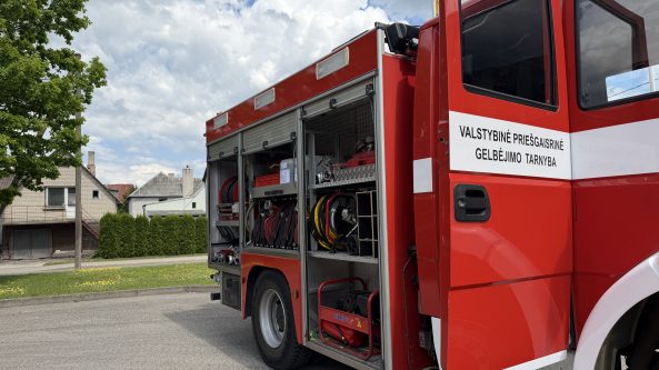 Alytaus ugniagesiai per savaitę skubėjo į 10 iškvietimų – gesino degantį namą, gelbėjo katiną Alytaus ugniagesiai per savaitę skubėjo į 10 iškvietimų – gesino degantį namą, gelbėjo katiną